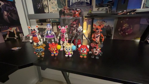 2016 And 2017 Fnaf Lot