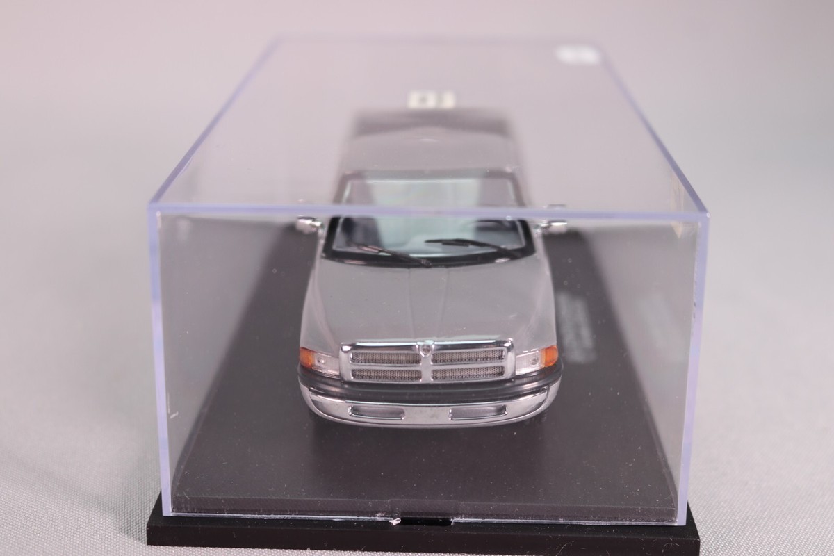 UNIVERSAL HOBBIES EAGLE'S Race Doge Viper GTS-R 24 Hr Le Mans 1996 1:43