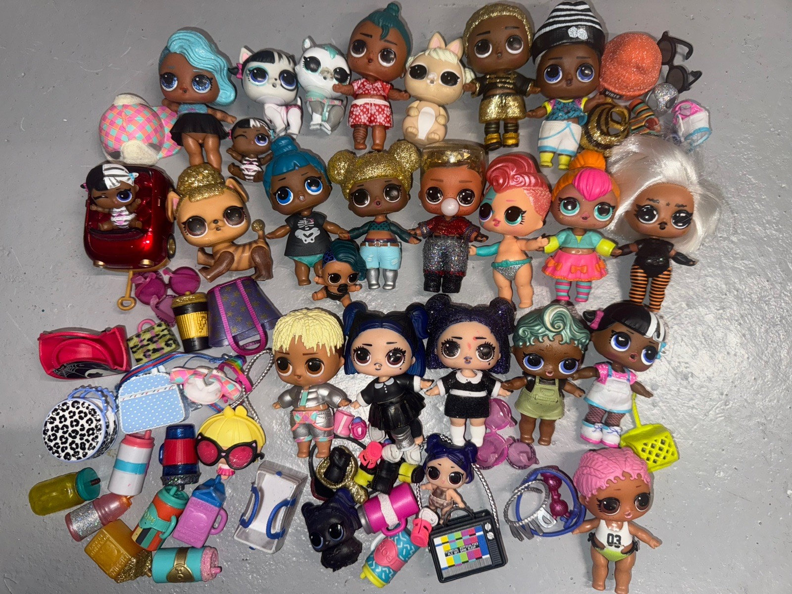 Bundle With Accessories Mixed Lot Pre-owned
