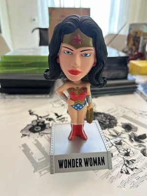 Funko DC Wacky Wobbler Bobble Head Wonder Woman