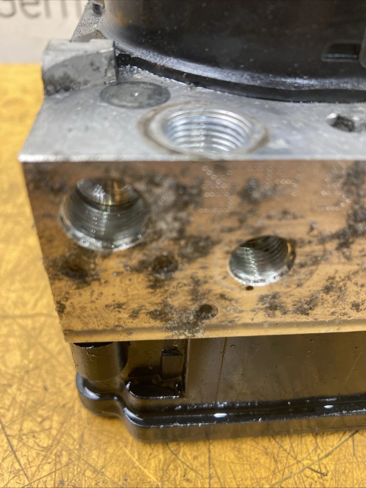 Módulo de control de bomba ABS AUDI TT MK2 8J0614517 06-14 Foto 3 de 4