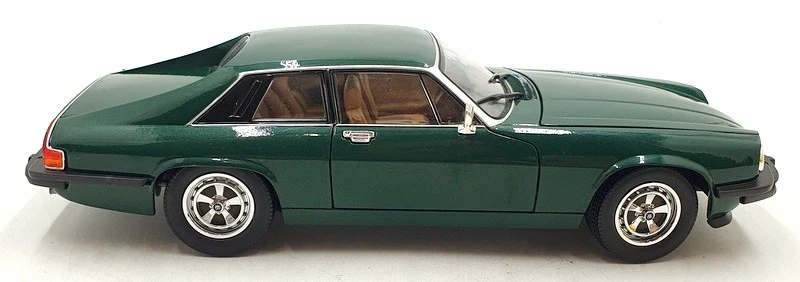 Road Signature 1/18 Scale Diecast DC11124B - 1975 Jaguar XJS - Green - Image 3 of 4