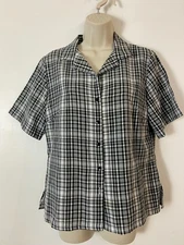 Isabelle womens top button down black white check size 12 short sleeve collared