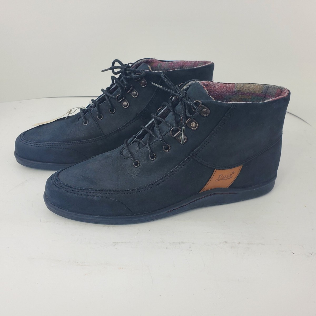 NWT Bass Soft Black Leather Lace Up Bootie Ankle Boots Women Flat  Outdoors