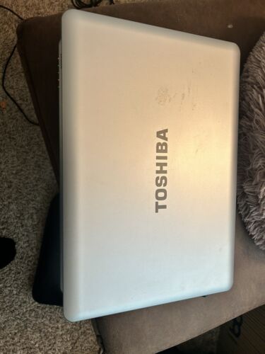 Toshiba Satellite L455 Celeron Dual-Core T3000 1.8GHz 2GB Ram NO HDD 15.6" - Picture 3 of 4