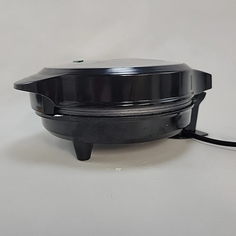 HOLSTEIN HOUSEWARES Egg Cooker Omelet Maker Stainless Steel Non-Stick 4-Eggs