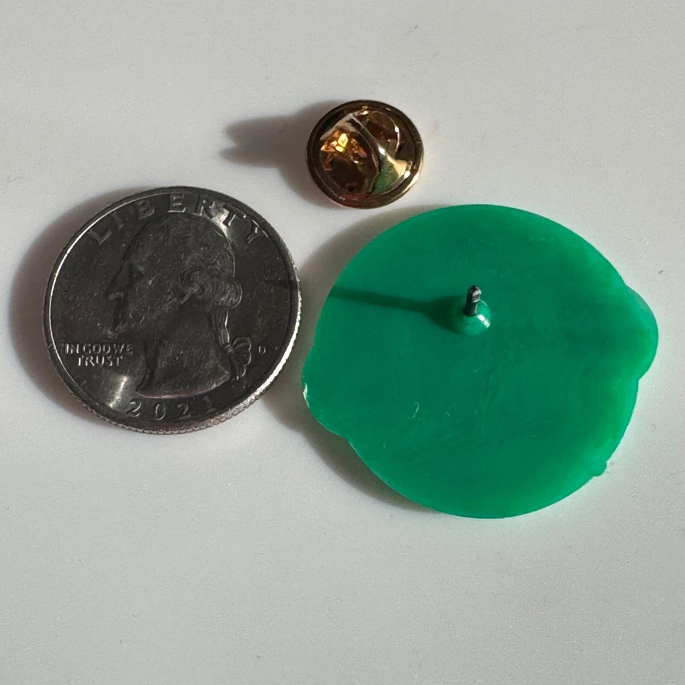 De colección WNYC New York Kids Radio 93.9 Hot Radio para niños geniales Pin de solapa de plástico Foto 3 de 3