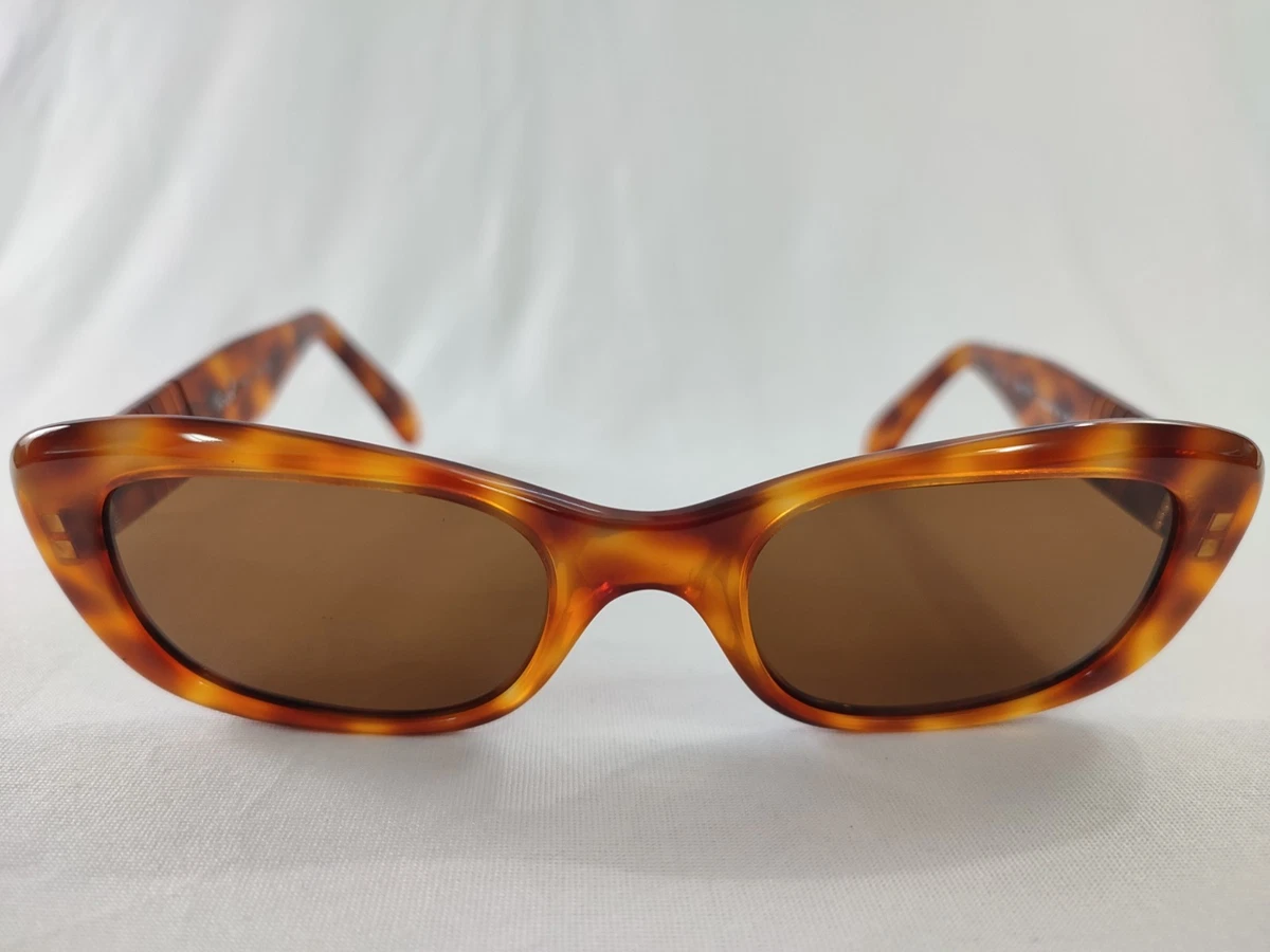 Luxottica 8027 Vintage Sunglasses Tortoise Gold Made in Italy Retro Eyewear Brown Gradient Original Tortoise Vintage Sunglasses for sale  main image 2