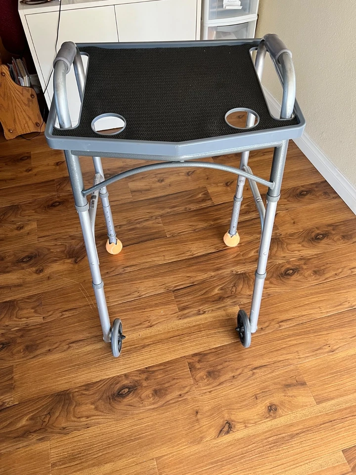 Andador plegable Drive 102441 Deluxe de dos botones con ruedas de 5 pulgadas - plateado Foto 2 de 2