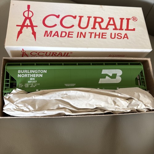 Kit de tolva cubierta de 3 bahías Accurail HO Burlington Northern #481237 ACF 2015.1 | Zustand: New
