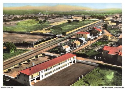 BBFP11-1007-83 - By plane over PUGET-sur-ARGENS - The school group
