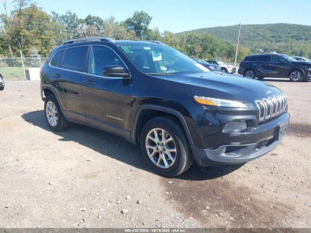 Used Rear Spoiler fits: 2016 Jeep Cherokee Rear Grade A - Image 3 of 4