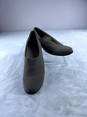 Munro American Traveler Flat Shoes Women's 7.5M Gray Slip-On Low Top Walking