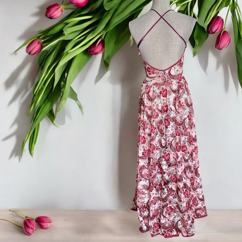 Vintage Burgundy Paisley Long Night Gown From Brazil, Size Small, Front Slit - Image 2 of 4