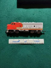 BACHMANN HO #307 SANTA FE F-9 POWERED DIESEL