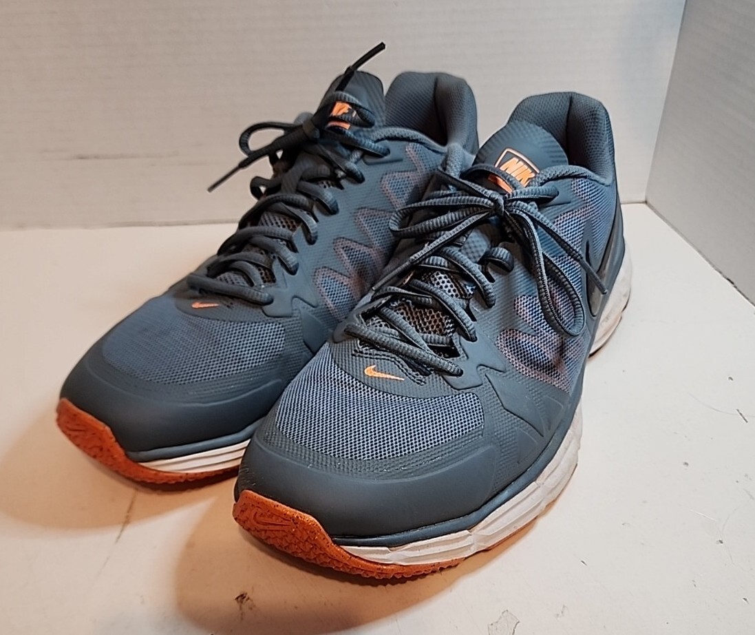 Size 11 Men display picture 2