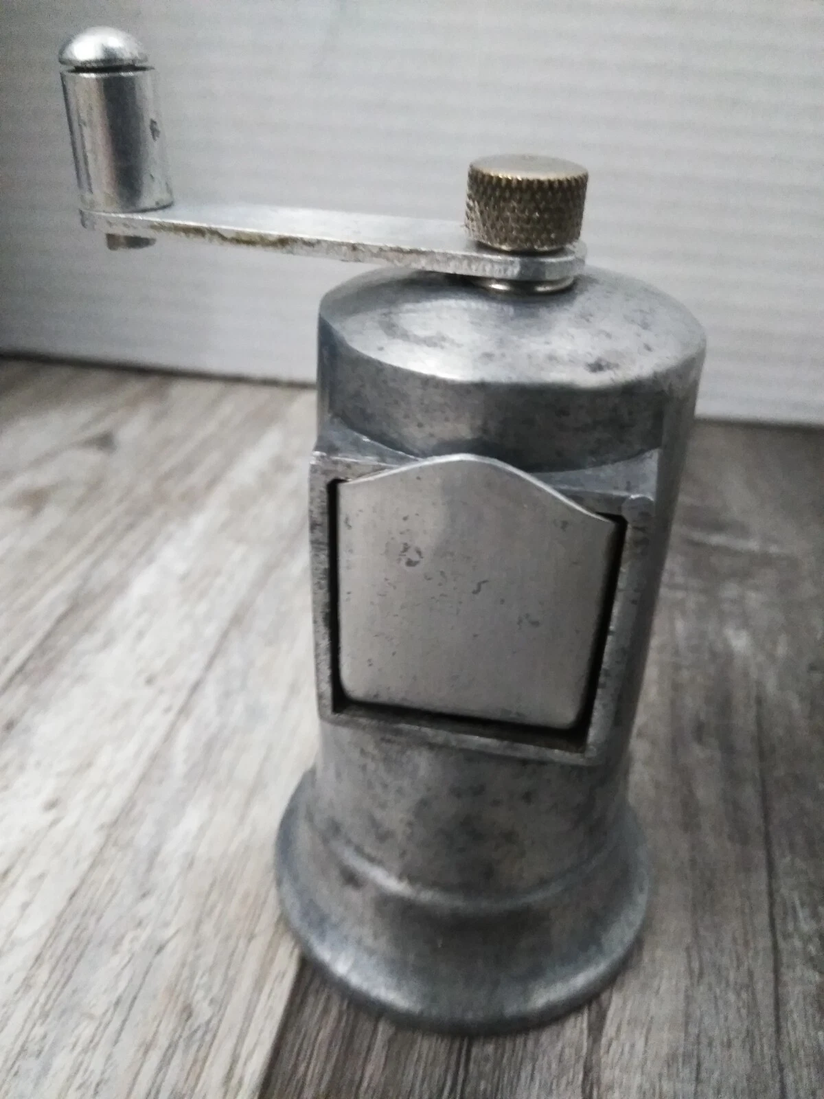 VTG. Solid Cast Spice PEPPER Mill Grinder 4.5'' TALL