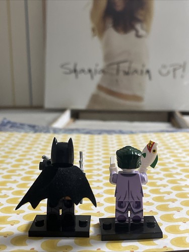 BATMAN + JOKER CLASSIC COSTUME FISH LEGO MINIFIG animated series mark hamill lot - Picture 4 of 5