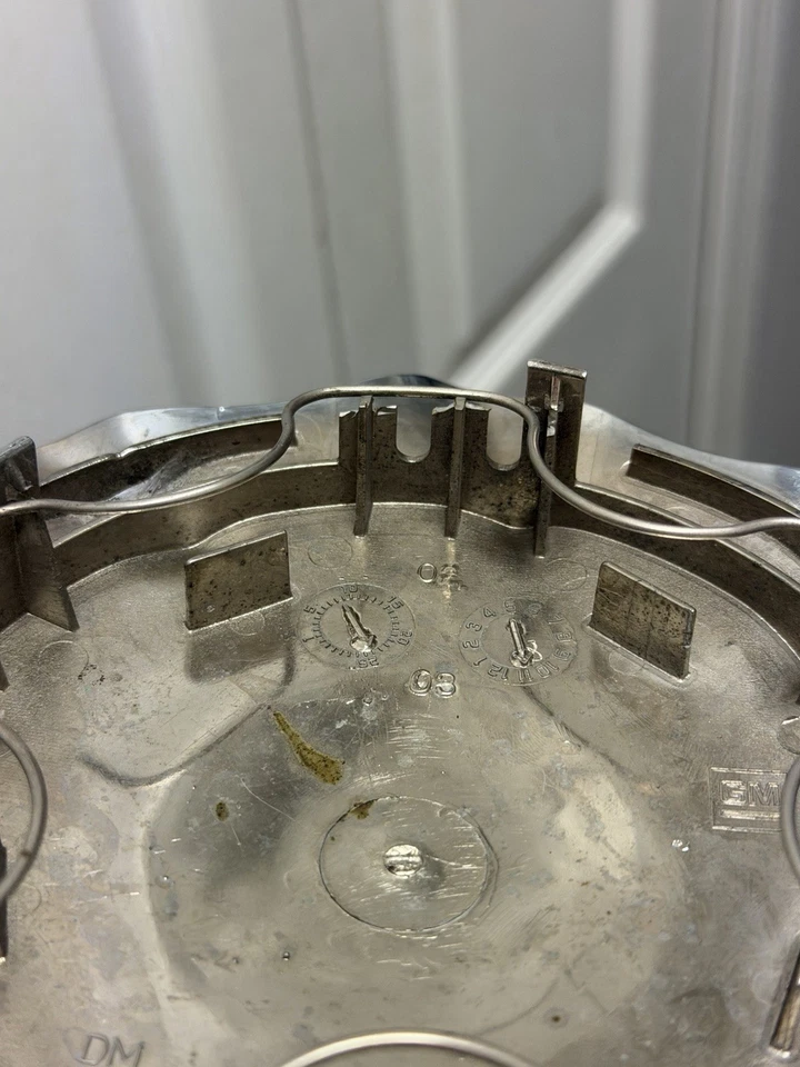 2003-2005 Buick LeSabre 16" OEM Chrome Center Cap 9594695 9594918 See All Photos - Image 4 of 4