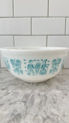 Vintage Pyrex Amish Butterprint Turquoise White 2-1/2 QT Mixing Bowl #403