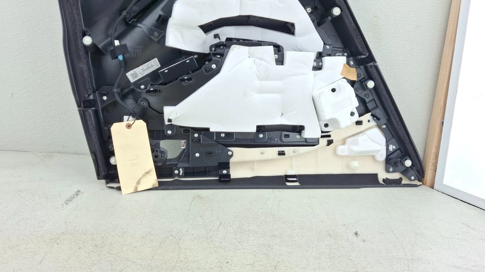 Mazda 6 2018-2021 puerta interior trasera derecha lado del pasajero panel cubierta de moldura OEM Foto 4 de 4