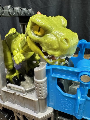 Fisher Price Imaginext Jurassic World Dominion Break Out Dino Hauler Vehicle - Picture 6 of 11