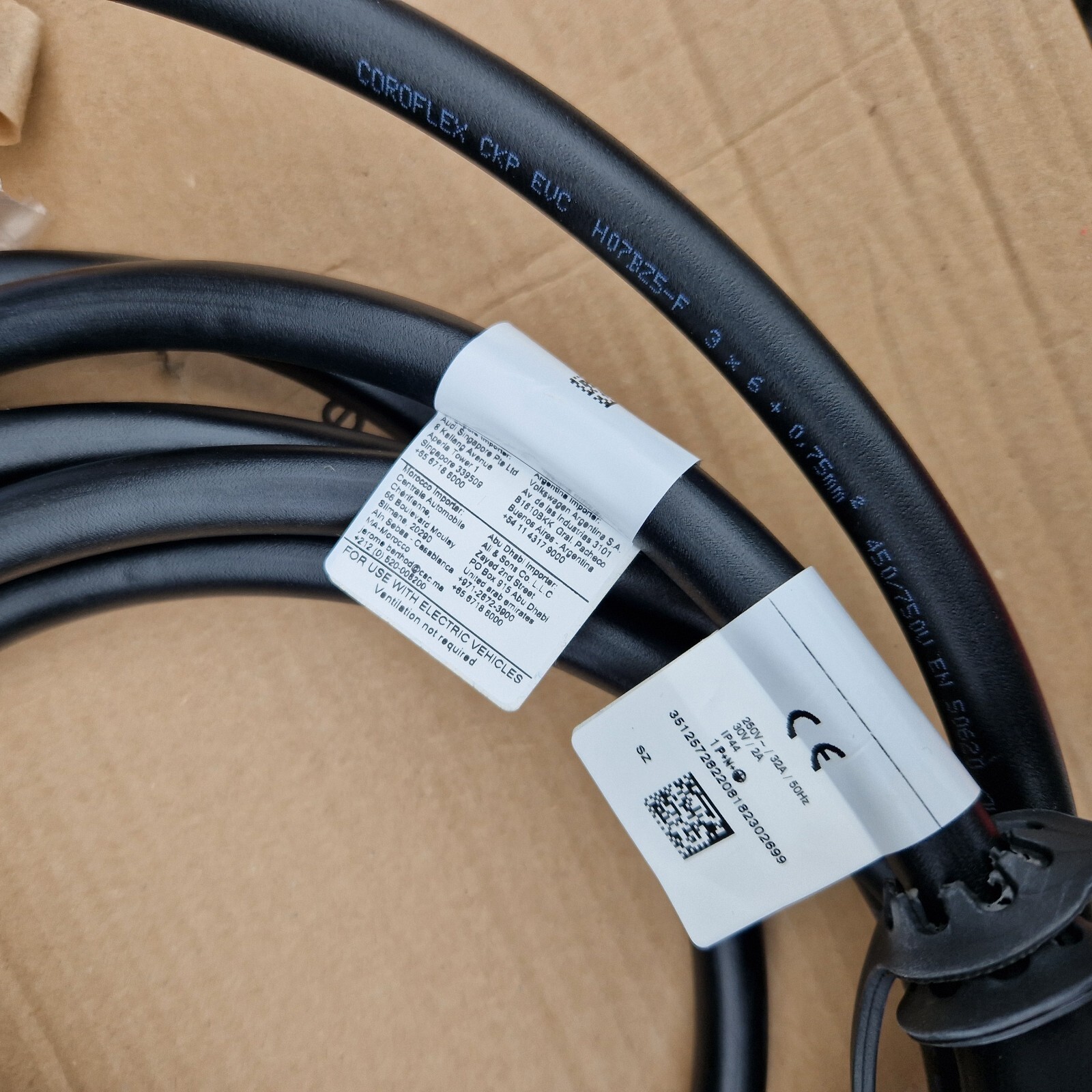 Audi Home Charger Mains UK Plug Type 2 Cable 8V4971675AN for sale 