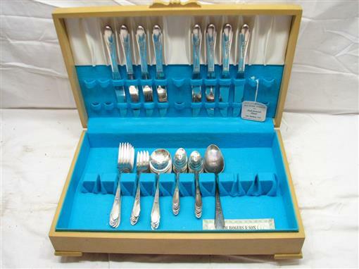 50pc Set Wm Rogers & Sons Silver Plate Flatware Gardenia