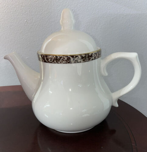 DUDSON STOKE-ON-TRENT ENGLAND FINE CHINA TEA POT WHITE W/BAND VINTAGE NEW - Picture 1 of 6