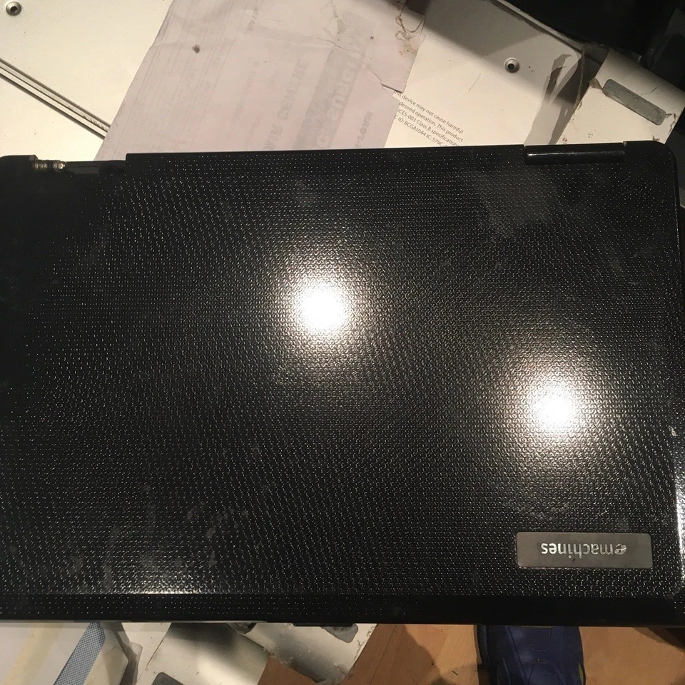 EMachines Laptop E525 Series Intel Celeron 1.8Ghz Dual-Core/128Gb SSD/2-4Gb Ram - Image 3 of 4