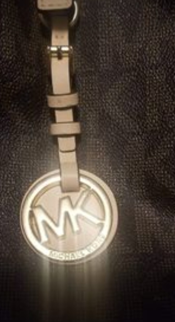 Purse Michael Kors Authentic - image 3