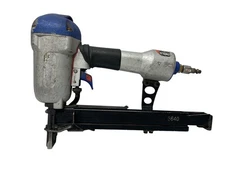 SPOTNAILS X1S3640 16GA 1” WIDE CROWN STAPLER (1/2” – 1-1/2”) (yl-jr) (PDS037558)