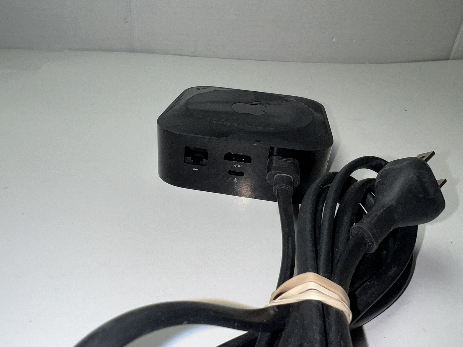 Apple TV 4th Generation 32GB HD Media Streamer  A1625 - NO REMOTE Tested