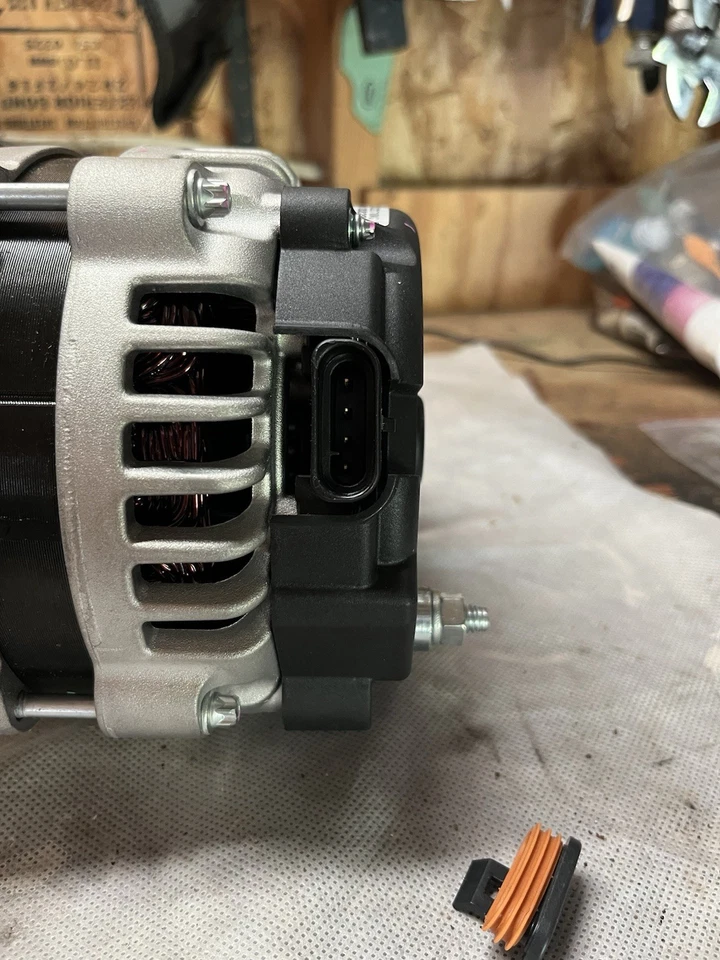 New Cummins marine Alternator 12V/160a - Image 4 of 4