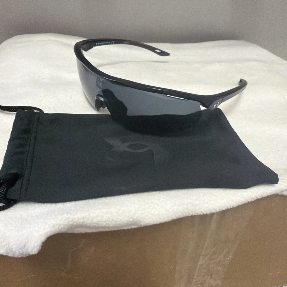 🔥 Gafas de sol deportivas Under Armour marco elegante lentes oscuras 😎 Foto 2 de 4