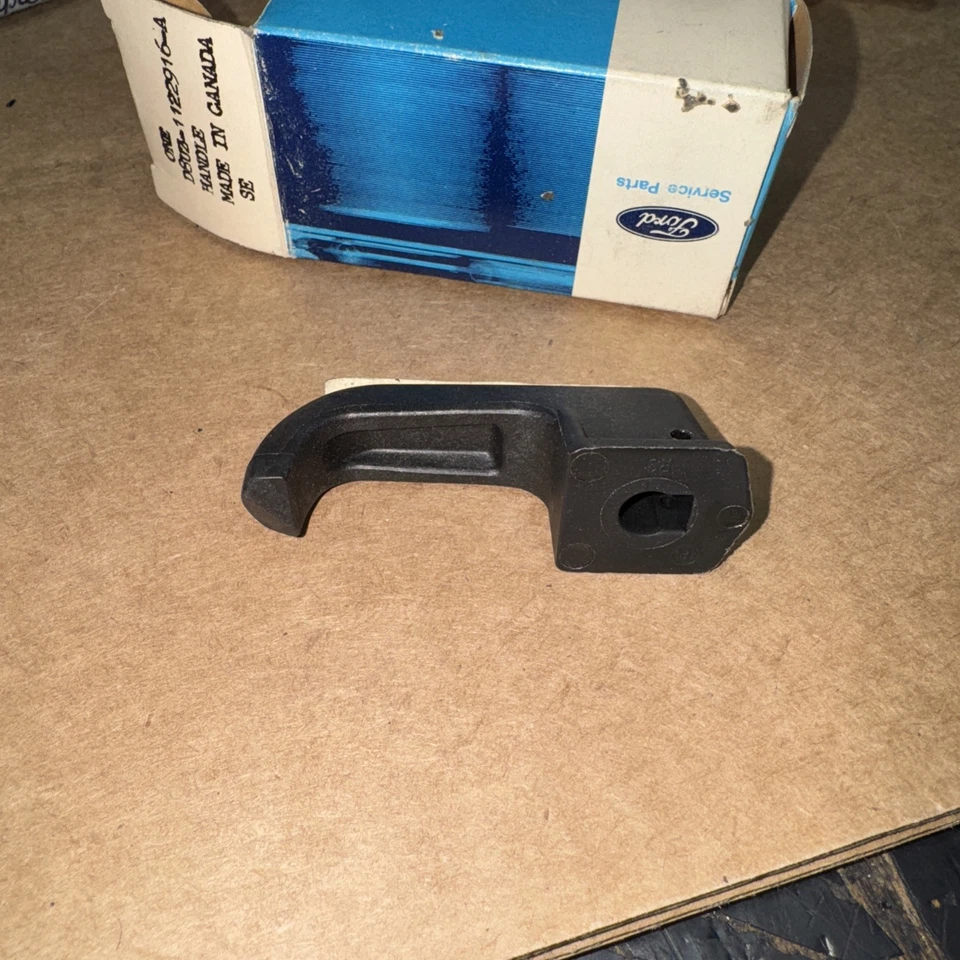 FORD ECONOLINE CLUB WAGON 1978-1985 MANIJA VENTANA VENTILACIÓN ASB D8UZ-1122916-A nuevo de lote Foto 2 de 4