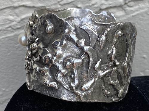 FABULOUS VINTAGE REPOUSSE STERLING SILVER ABSTRACT CUFF BRACELET 79 gr - Picture 6 of 8