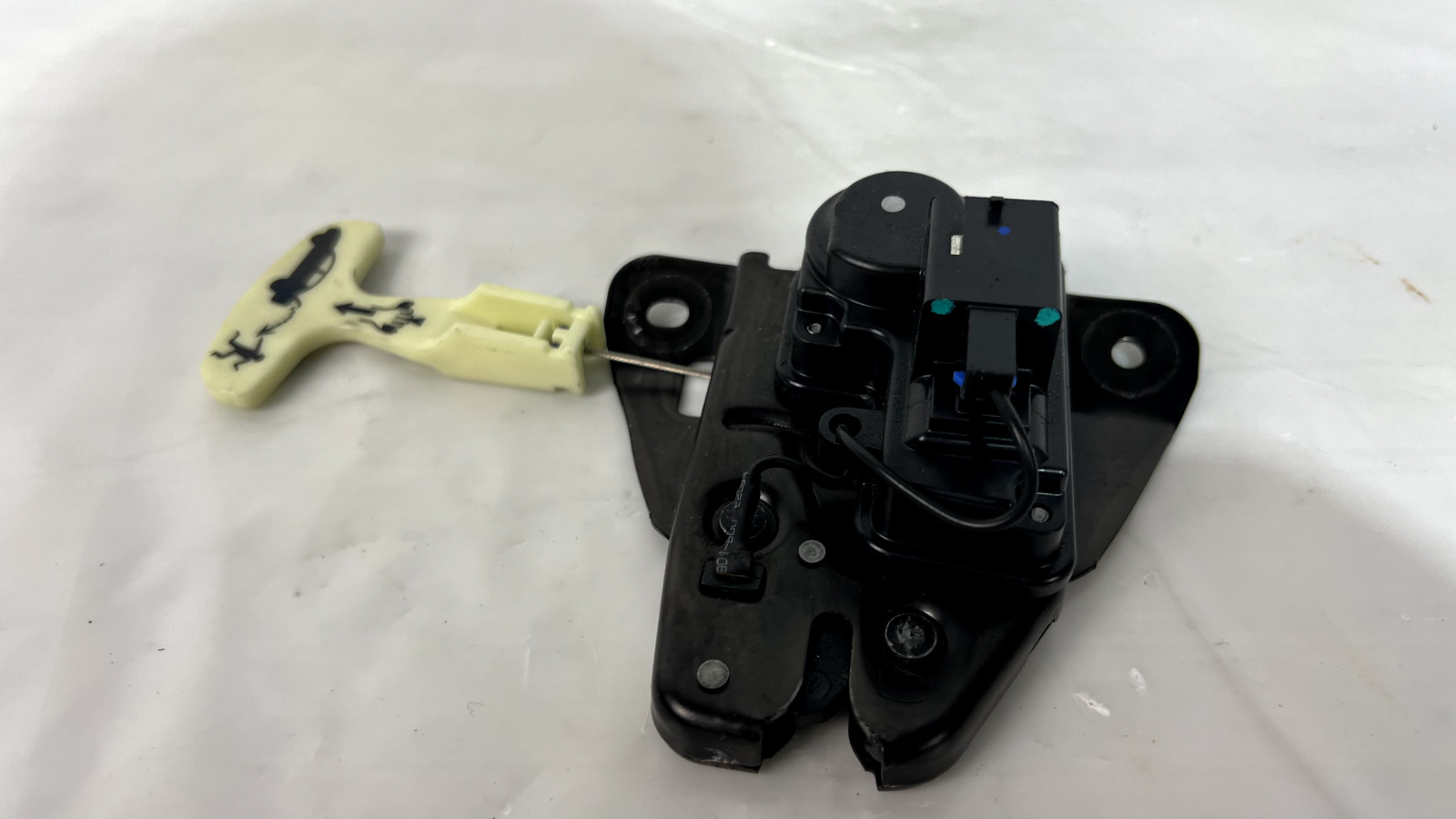 MASERATI Quattroporte TRUNK LID LATCH LOCK ACTUATOR & EMERGENCY HANDLE OEM 14-20