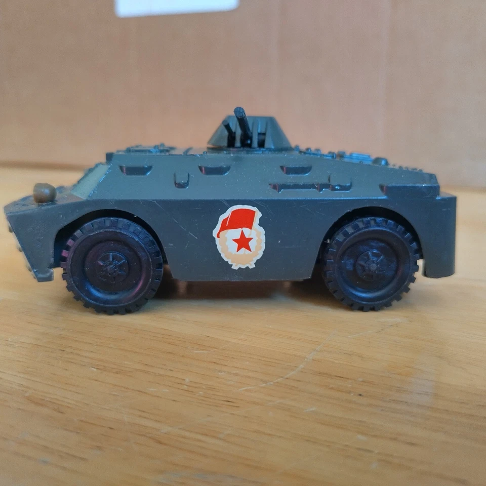 Литая модель бронированного автомобиля-разведчика СССР 1962 BRDM-2 масштаб 1:43 новый из старых запасов от оригинального производителя - Изображение 4 из 4