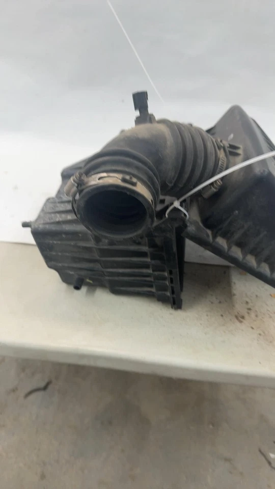 Filtro de aire Chrysler PT Cruiser 2006-10 sin turbo 2,4 L Foto 3 de 4