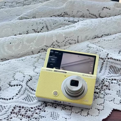 Casio HIGH SPEED EXILIM ZR70 EX-ZR70 digital camera W. 10x zoom