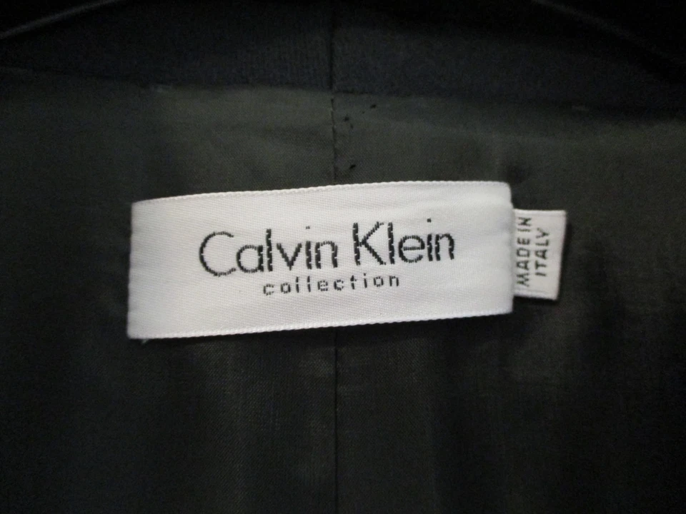 JAQUETA FEMININA VINTAGE COLEÇÃO CALVIN KLEIN GOLA DE PELE SINTÉTICA Tamanho 12-FABRICADA NA ITÁLIA - Imagem 4 de 4