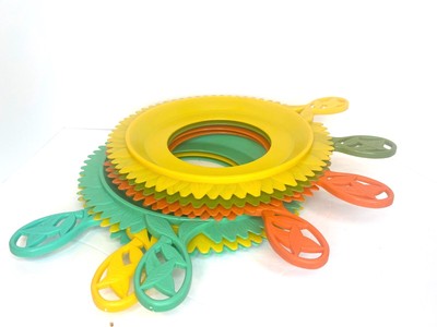 SET OF 7 Vintage Plate-Mate MCM SunFlower Paper Plate Holders Picnic Plastic