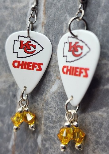 Pendientes de selección de guitarra con nombre y logotipo del equipo NFL Chiefs con cristal de Swarovski amarillo - Imagen 2 de 5