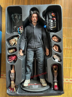 HOT TOYS MMS209 IRON MAN 3 TONY STARK THE MECHANIC 12in