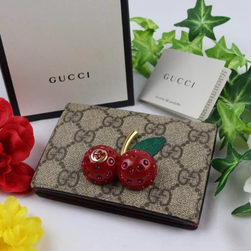 Portefeuille de pièces pliantes en toile GUCCI Supreme Toile cerise 476050 beige rouge d'occasion authentique