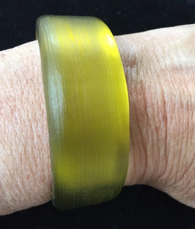Brazalete Alexis Bittar Lucite Amarillo