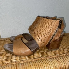 Sofft Milan Sandals Heels ankle cuff brown leather Wedges shoes womens Sz 8M