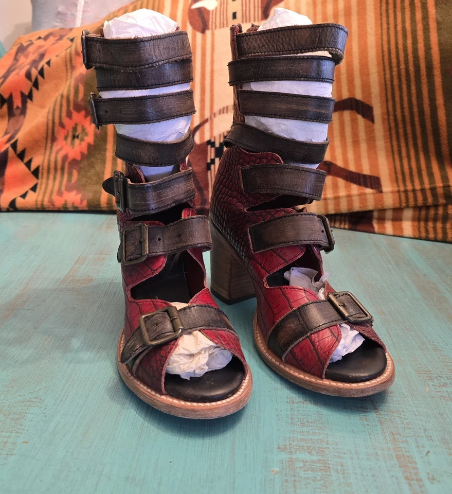 Sandalia Gladiador Freebird de Steven Bond Red Snake 8 Foto 3 de 4