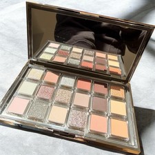 Image of Huda Beauty Icy Nude Eyeshadow Palette